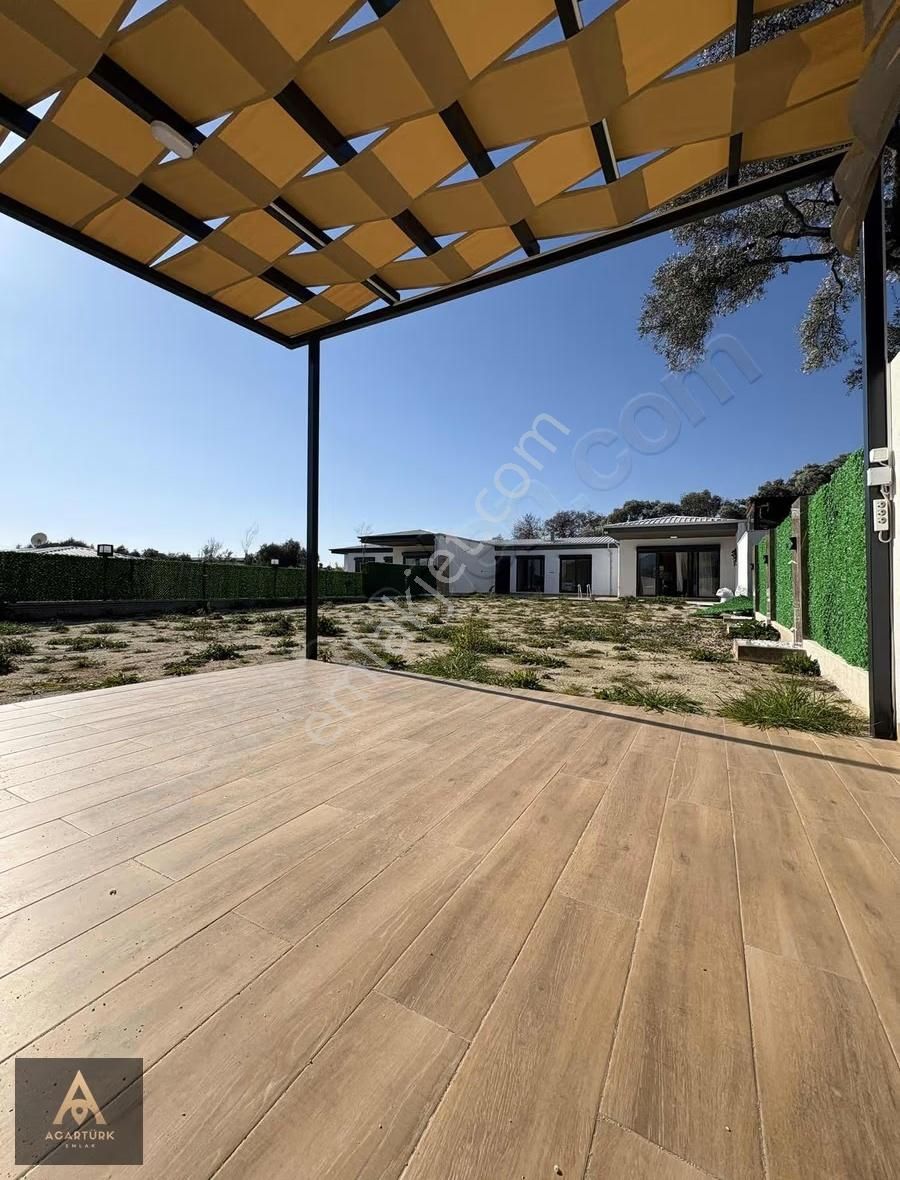 Bozyurt Mevkiinde 1 Dönüm Arsa İçinde 3+1 Havuzlu Eşyalı Villa