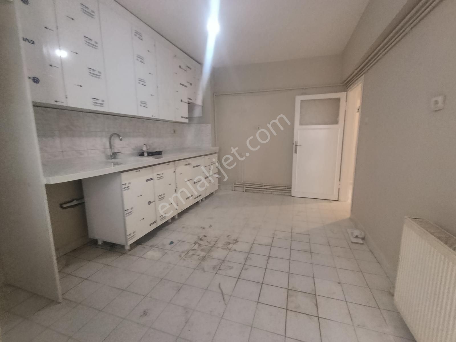 Sevindik'ten İstasyoncad.yakını Y.giriş Arakat 3+1 Kiralık Daire - Görsel 2