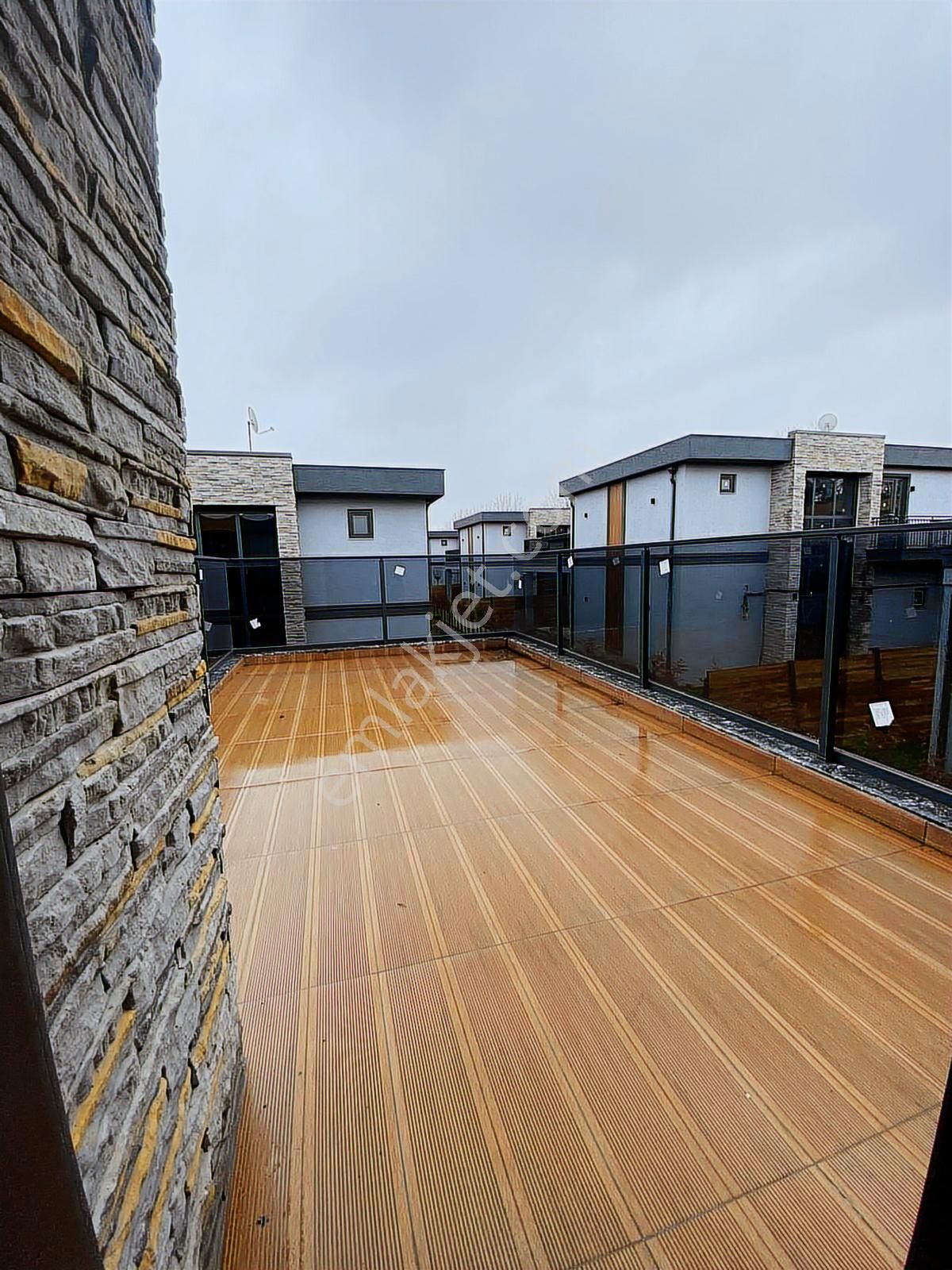 Kartepe Çepni'de Lüks Havuzlu Site İçinde Satılık Müstakil Villa - Görsel 32