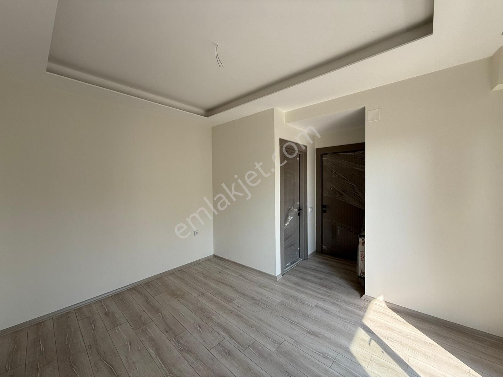 Karınca'dan Akdeniz Mh'de Sıfır Yapılı Ebeveyn Banyolu Giyinme Odalı 3+1 Satılık! - Görsel 8