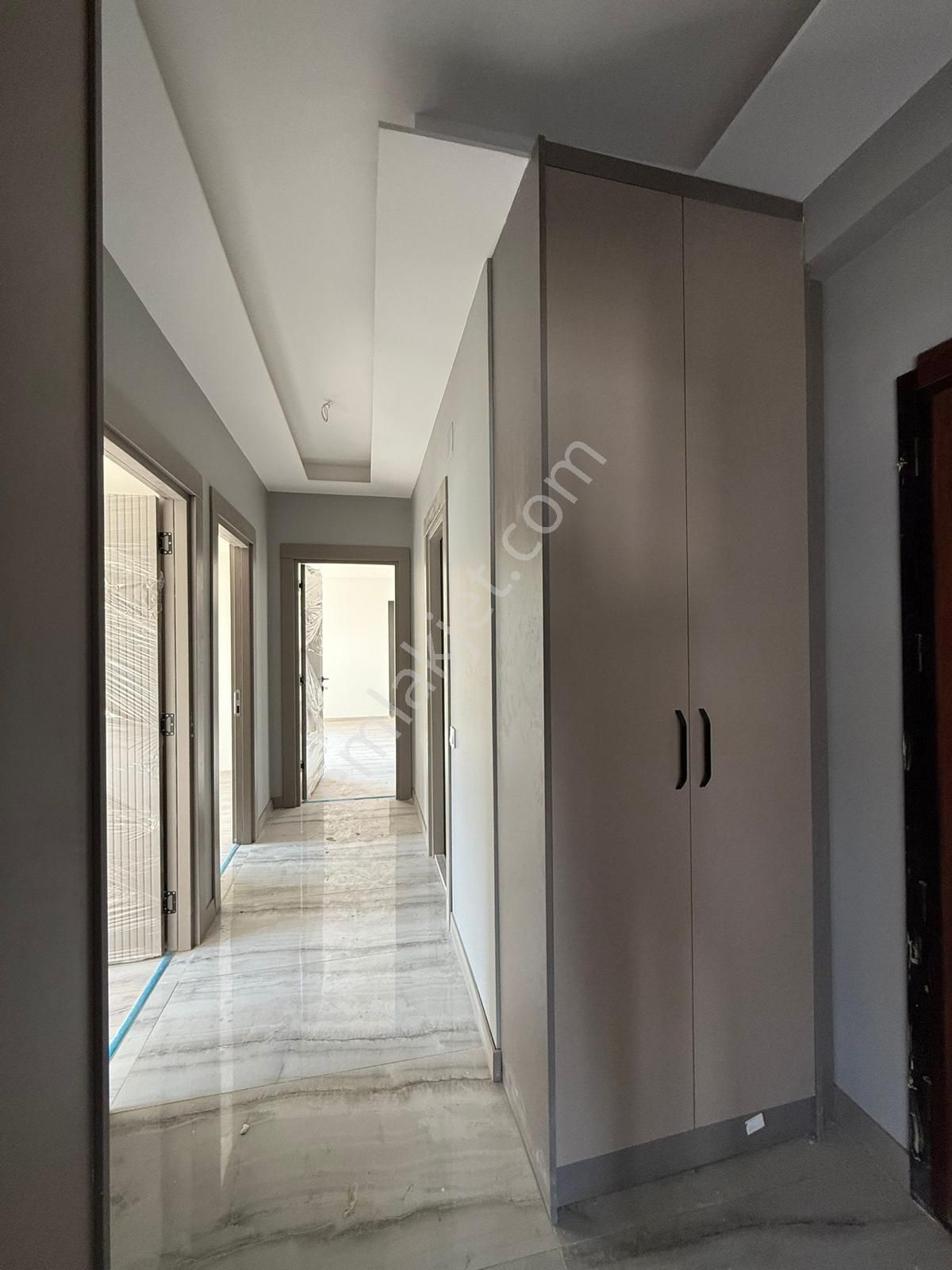 Karınca'dan Akdeniz Mh'de Sıfır Yapılı Ebeveyn Banyolu Giyinme Odalı 3+1 Satılık! - Görsel 23