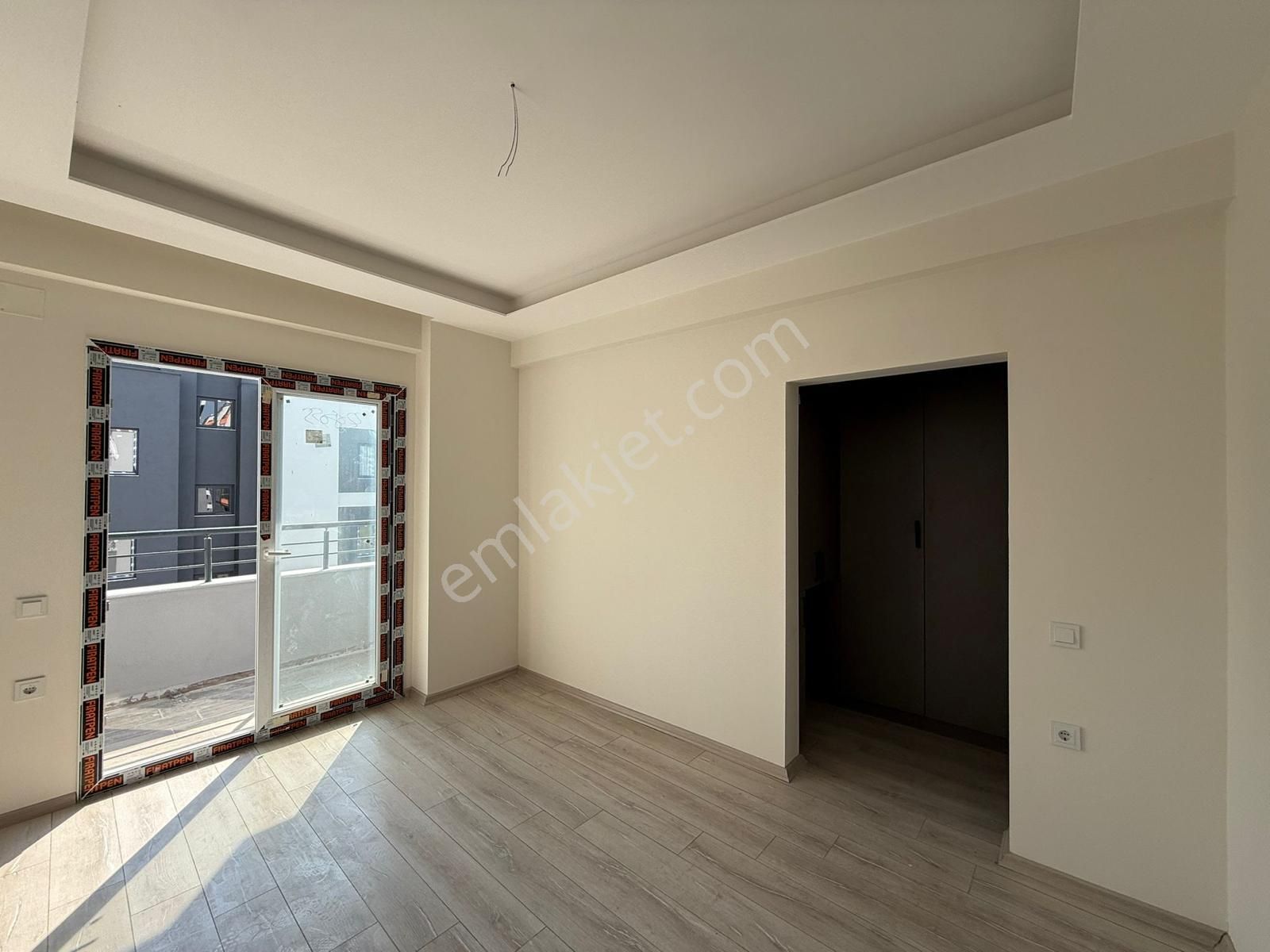 Karınca'dan Akdeniz Mh'de Sıfır Yapılı Ebeveyn Banyolu Giyinme Odalı 3+1 Satılık! - Görsel 9