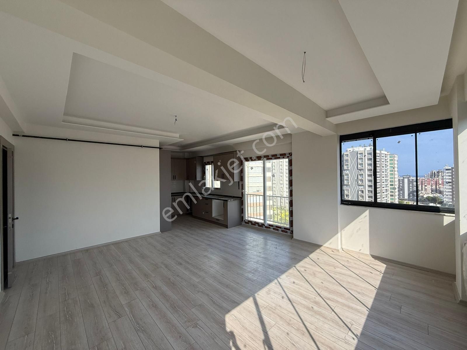 Karınca'dan Akdeniz Mh'de Sıfır Yapılı Ebeveyn Banyolu Giyinme Odalı 3+1 Satılık! - Görsel 5