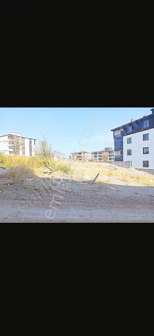 Barış Mahallesi'inde 427 M2 Arsa