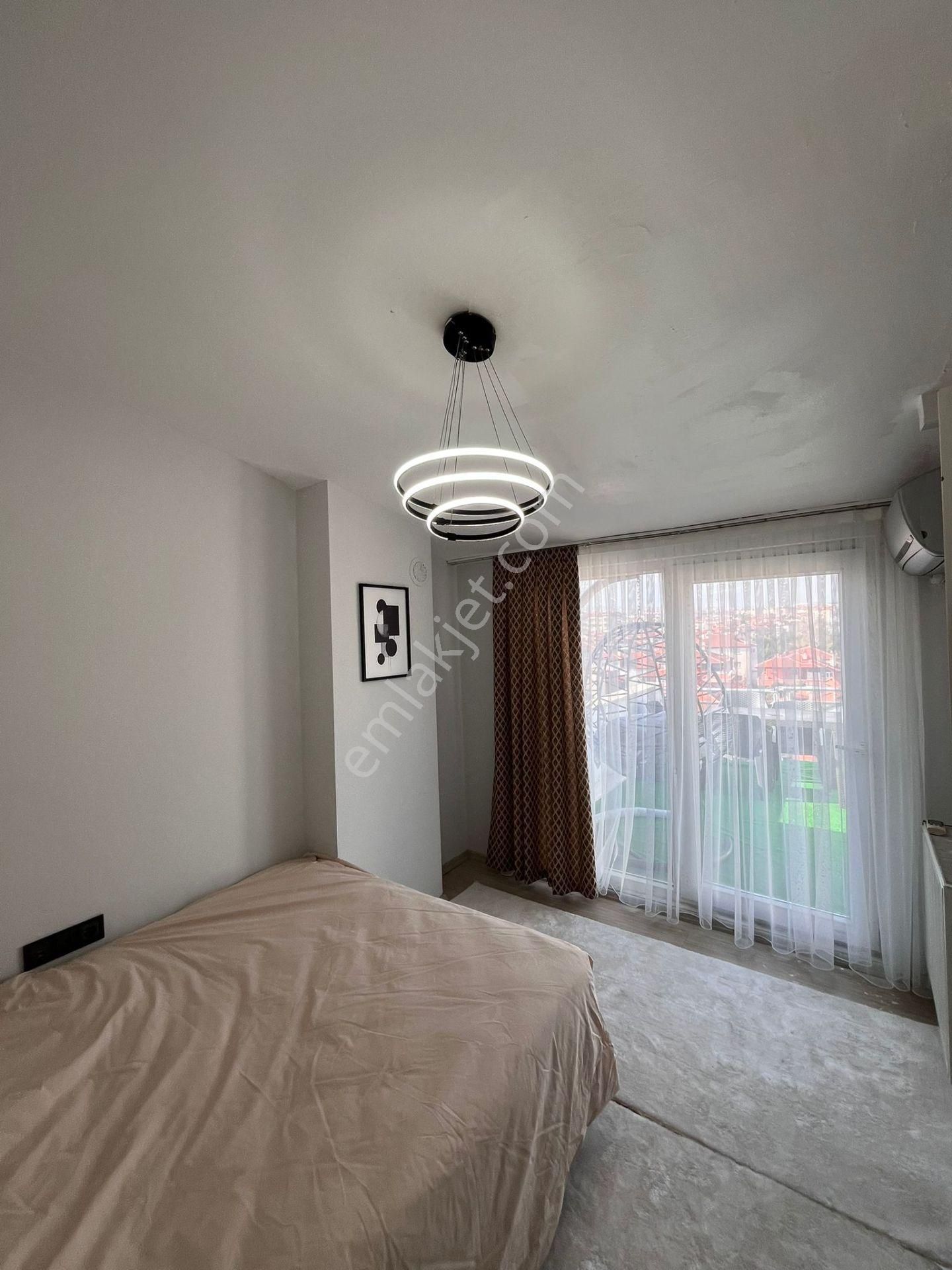 Özmecaz'dan Anayol Cepheli 1+1 60m2 Full Eşyalı Asansörlü Çift Balkonlu Apart - Görsel 5