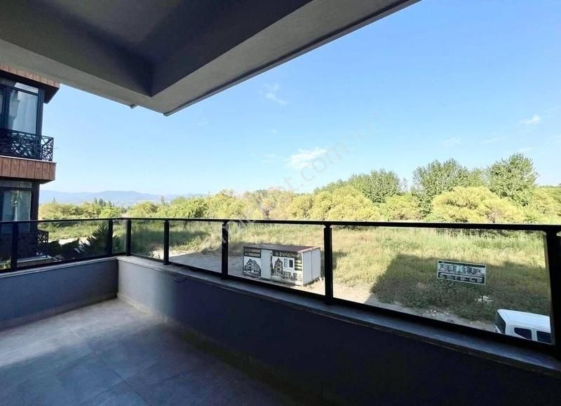 Parladan Modern Ve Şık Tasarımlı Ebeveyn Banyolu 2+1 Ön Cephe - Görsel 23