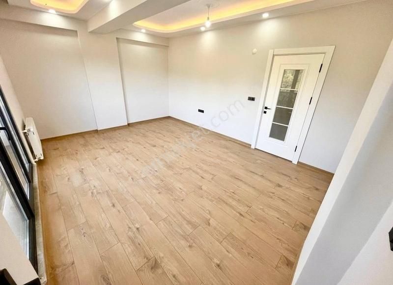 Parladan Modern Ve Şık Tasarımlı Ebeveyn Banyolu 2+1 Ön Cephe - Görsel 26