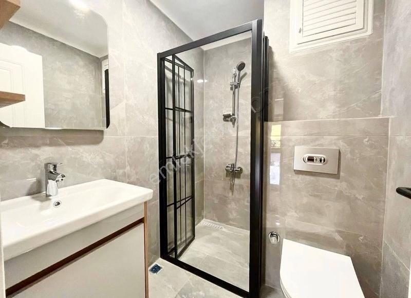 Parladan Modern Ve Şık Tasarımlı Ebeveyn Banyolu 2+1 Ön Cephe - Görsel 12