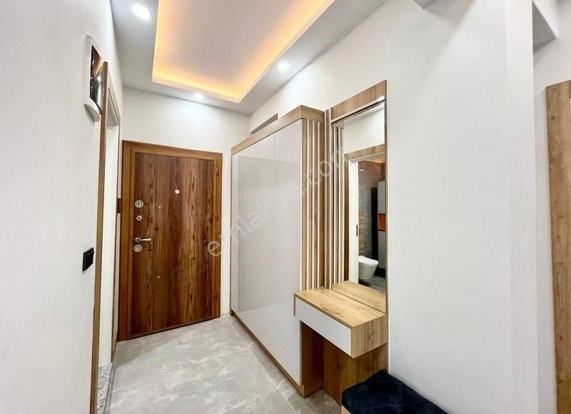 Parladan Modern Ve Şık Tasarımlı Ebeveyn Banyolu 2+1 Ön Cephe - Görsel 18