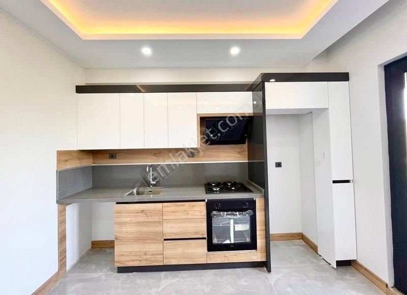 Parladan Modern Ve Şık Tasarımlı Ebeveyn Banyolu 2+1 Ön Cephe - Görsel 13