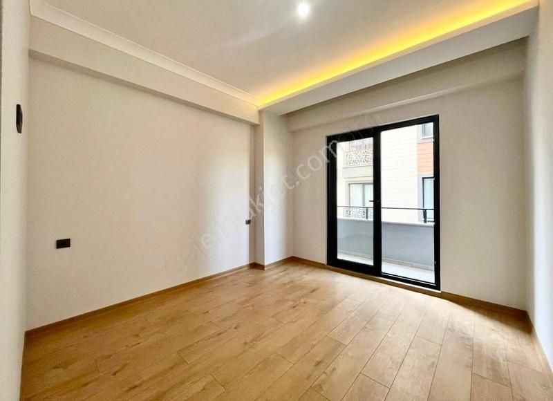 Parladan Modern Ve Şık Tasarımlı Ebeveyn Banyolu 2+1 Ön Cephe - Görsel 3