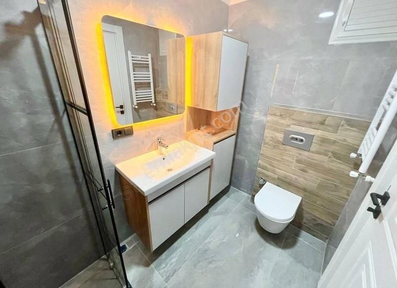 Parladan Modern Ve Şık Tasarımlı Ebeveyn Banyolu 2+1 Ön Cephe - Görsel 22