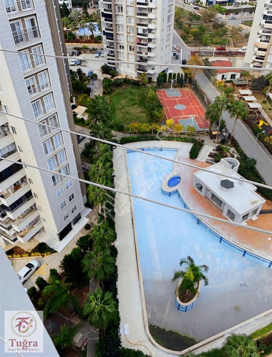 Şehrin Kalbinde Deniz Manzaralı 3+1 Satılık Daire