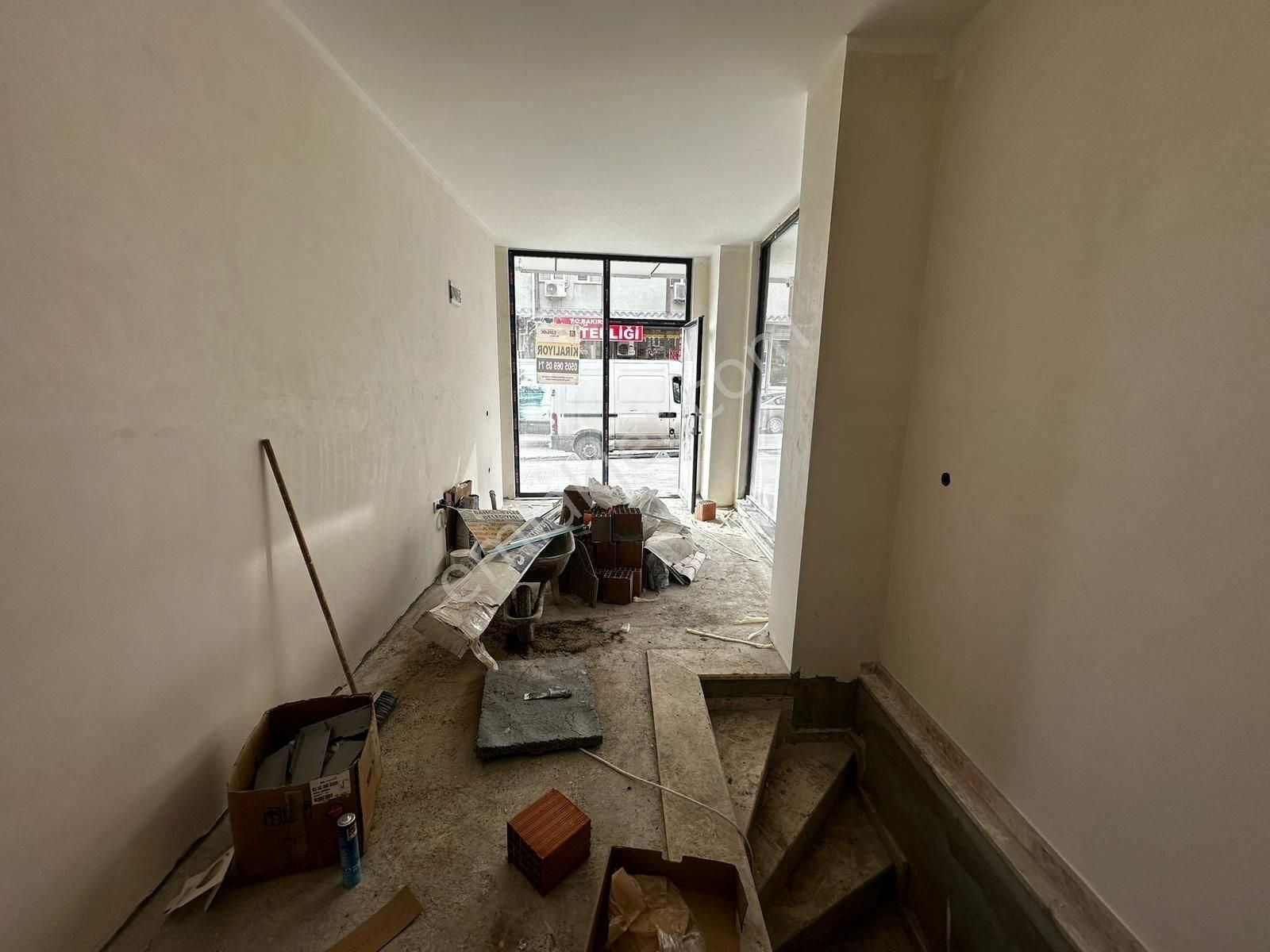 Bahçelievler Mithatpaşa Caddesinde Kiralık Depolu Dükkan, İş Yeri - Görsel 11