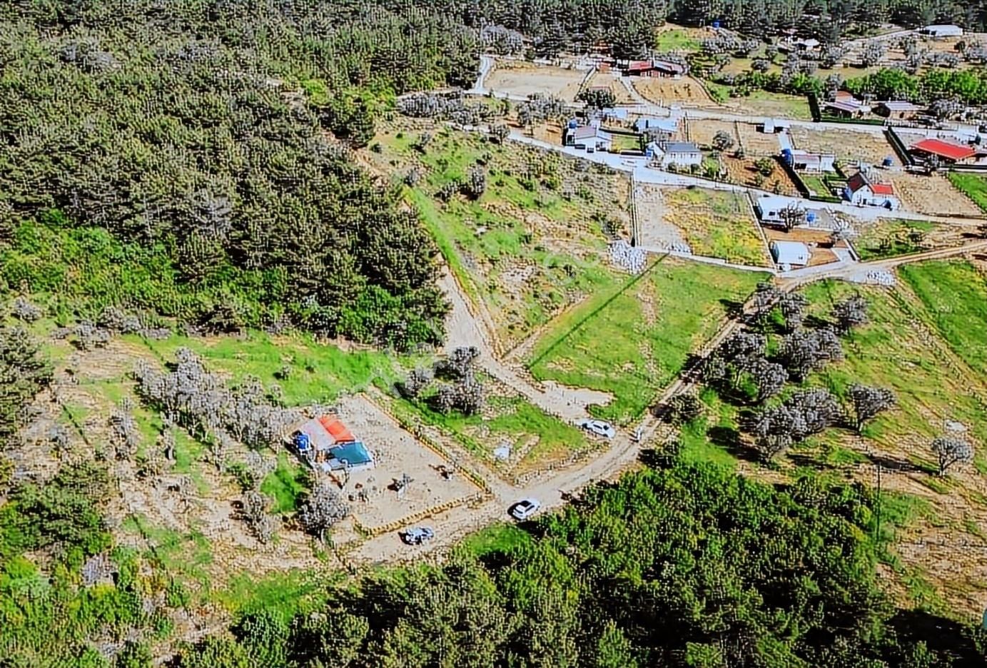 Bornova Yakaköy De Doğa İçerisinde 300m2 Satılık Arazi