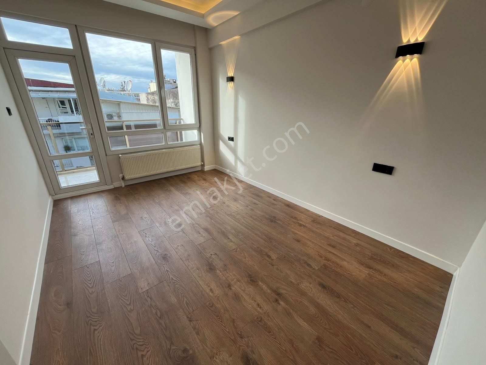 Asil'den Ata Cad. Girişinde 3+1 Lüks Yapılı Çift Cephe Daire - Görsel 12