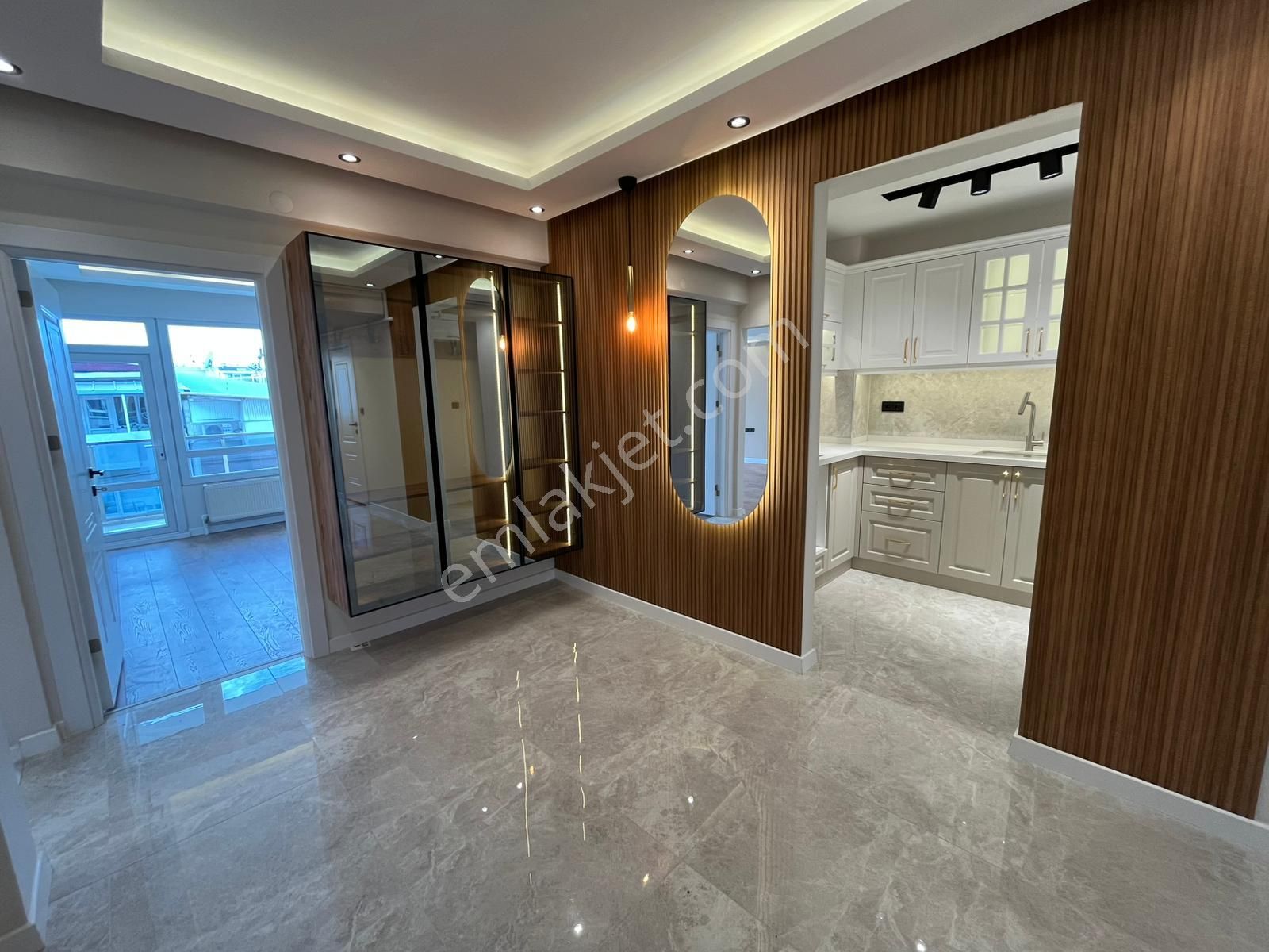 Asil'den Ata Cad. Girişinde 3+1 Lüks Yapılı Çift Cephe Daire - Görsel 14