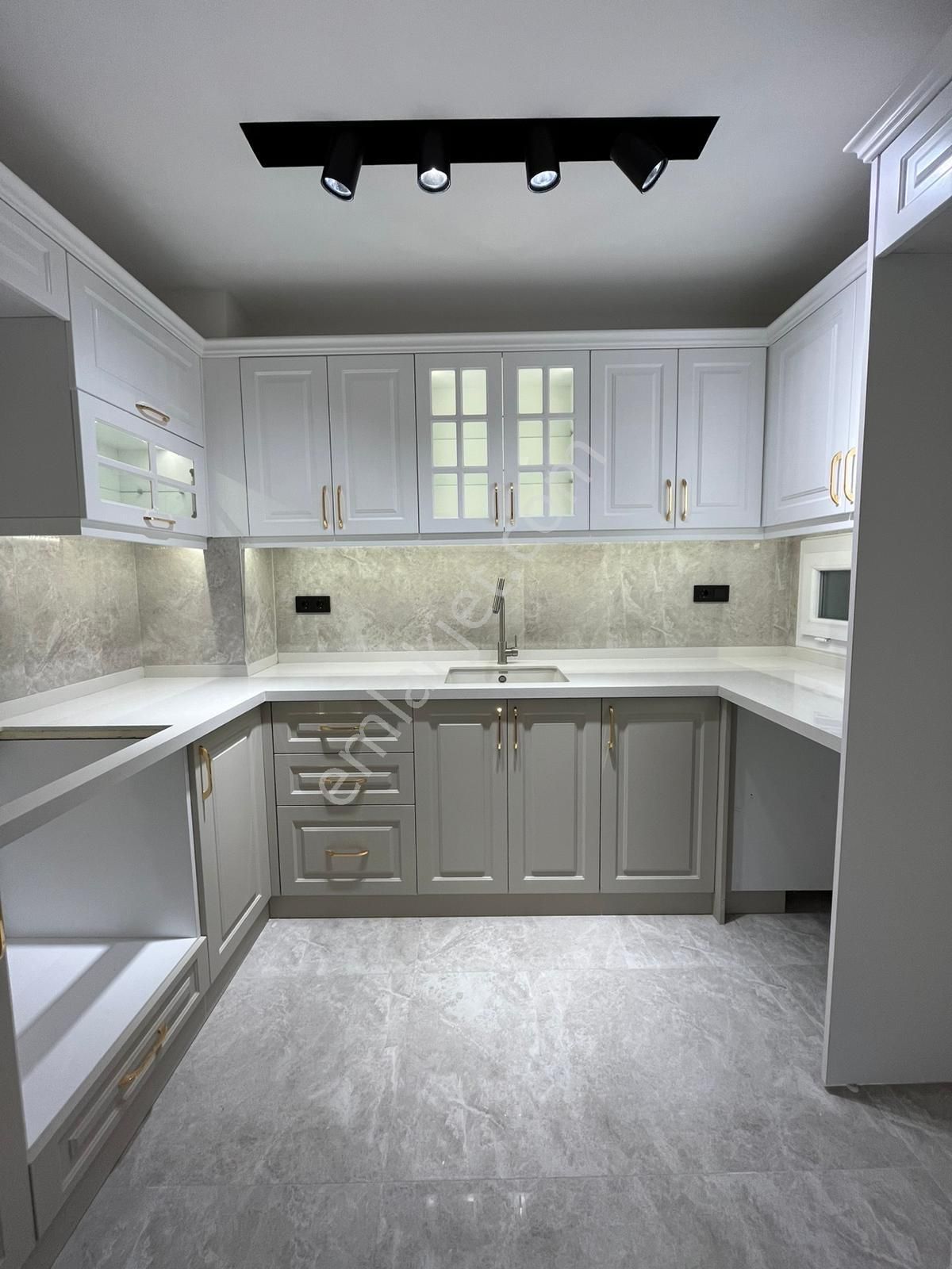 Asil'den Ata Cad. Girişinde 3+1 Lüks Yapılı Çift Cephe Daire - Görsel 9