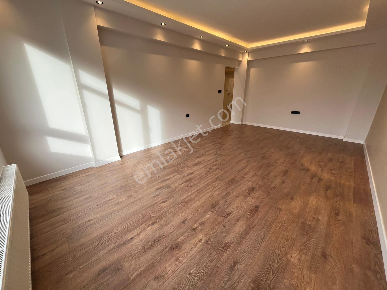 Asil'den Ata Cad. Girişinde 3+1 Lüks Yapılı Çift Cephe Daire - Görsel 4