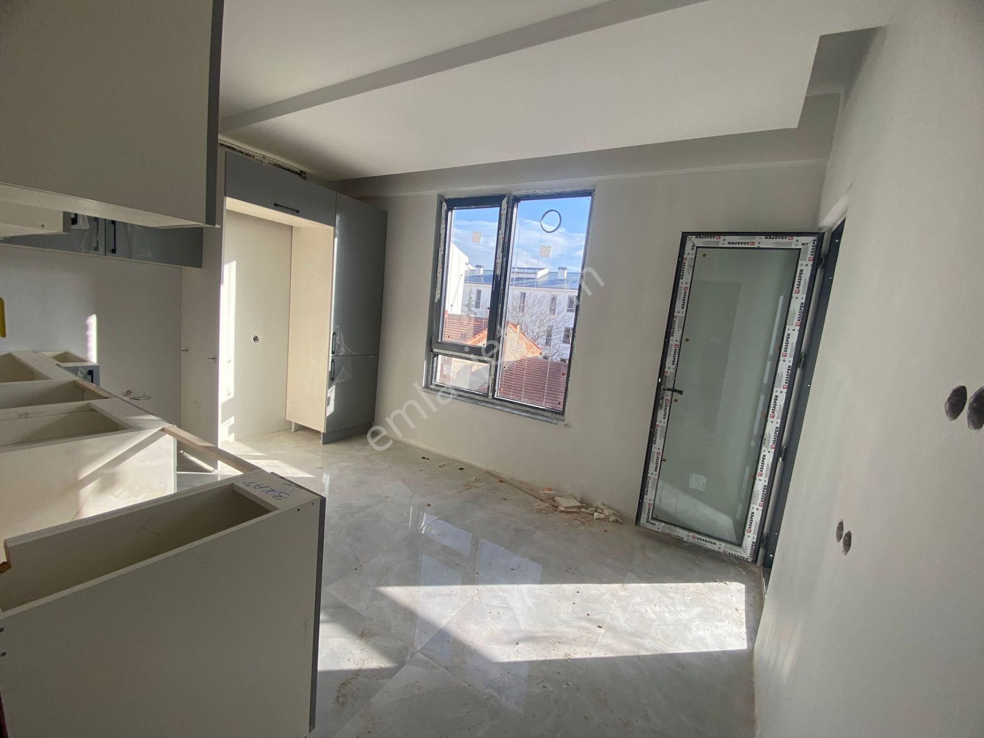 Tombakzade Yakını Katta Tek Daire Özel Garaj 115m² 2+1 Daire Bk-21