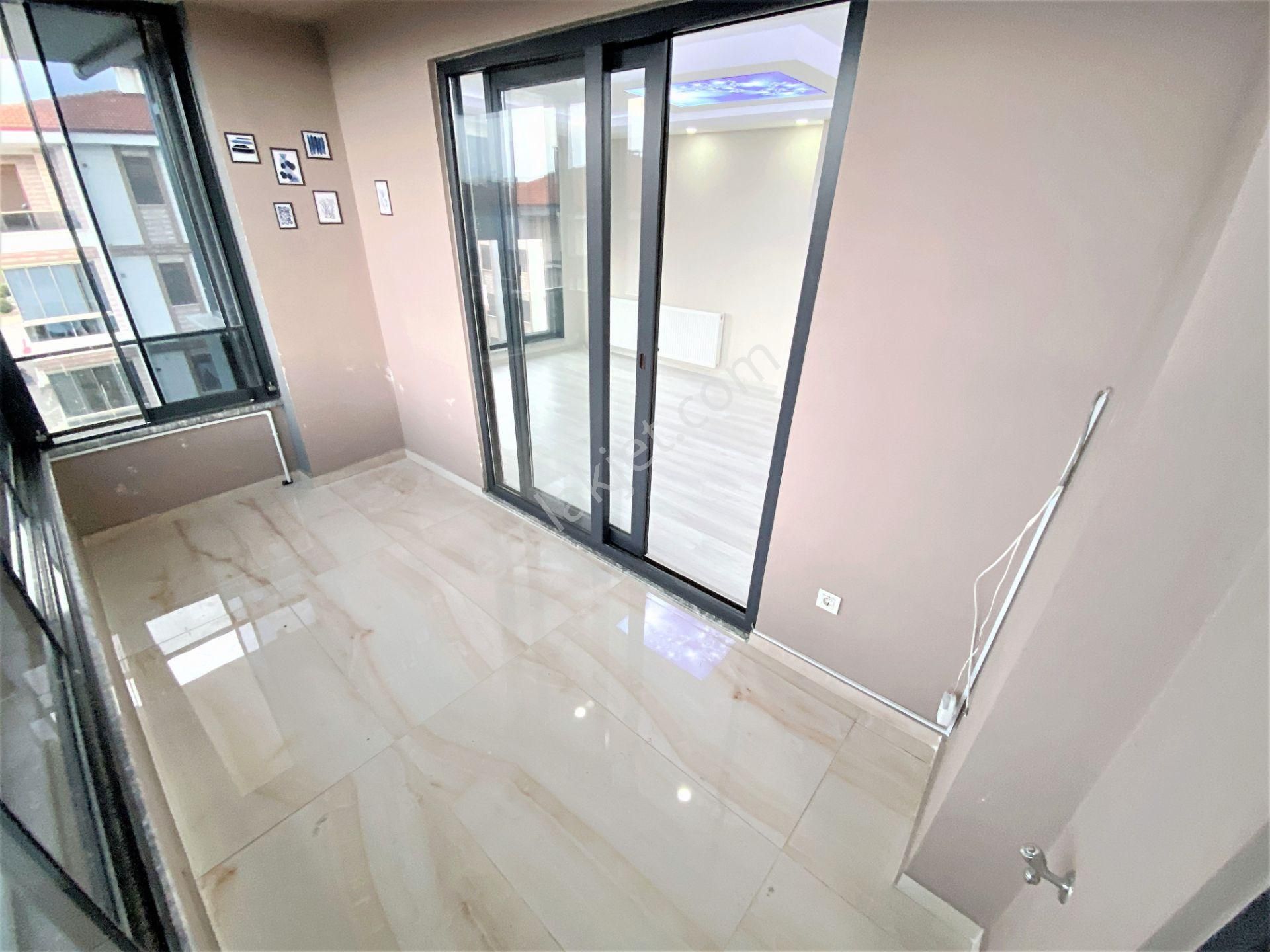 🌀gültaş Emlaktan Akçay’da Satılık Ön Cephe Ebeveyn Banyolu Siemens Ankastreli 3+1 Daire - Görsel 17
