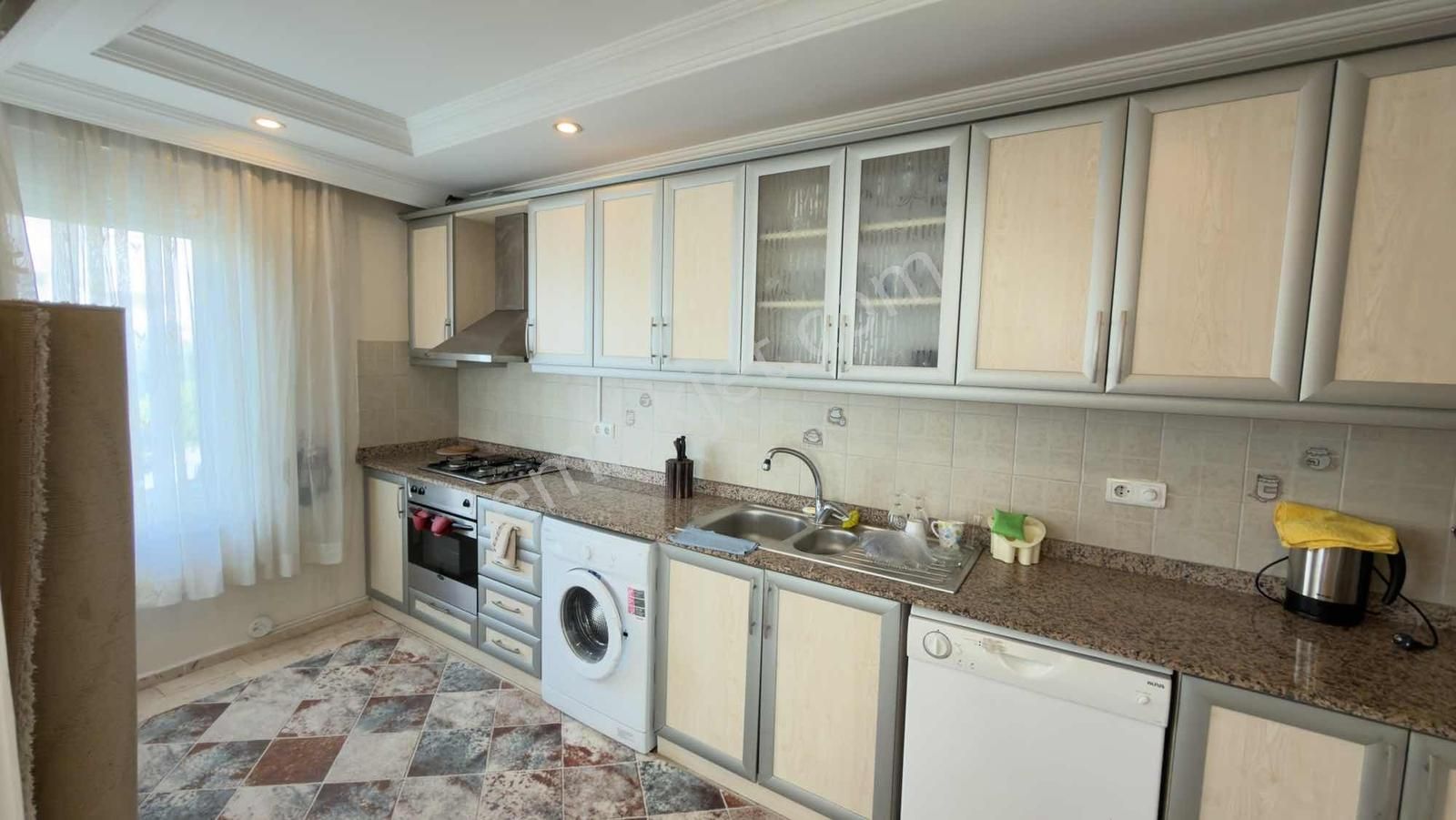 Alanya Çarşı İçinde Full Eşyalı Kiralık 2.kat Daire - Görsel 3