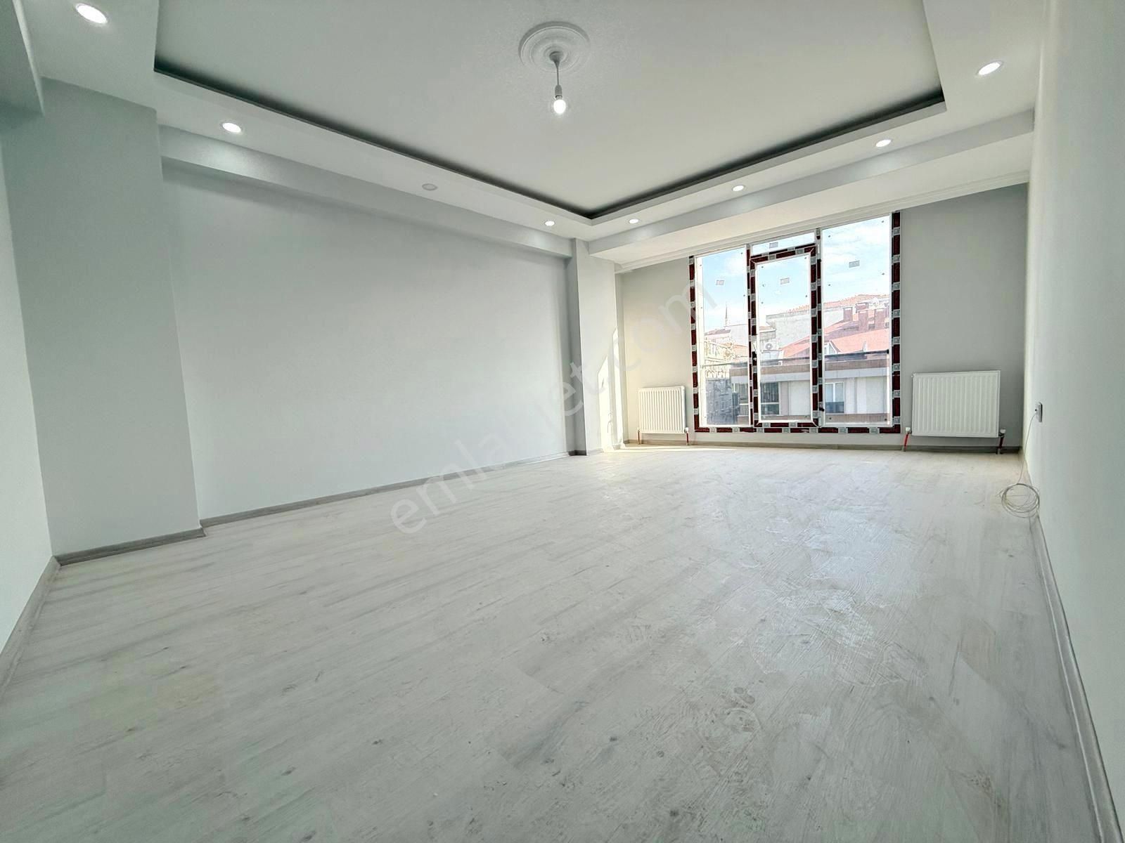 Merkezi Konumda Cadde Üzeri Sıfır 3+1 Ara Kat Satılık Daire - Görsel 3