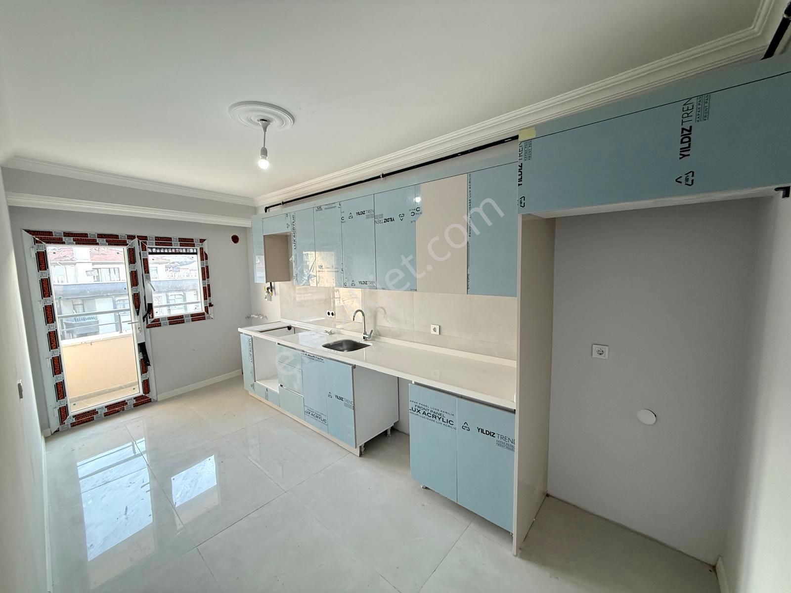 Merkezi Konumda Cadde Üzeri Sıfır 3+1 Ara Kat Satılık Daire