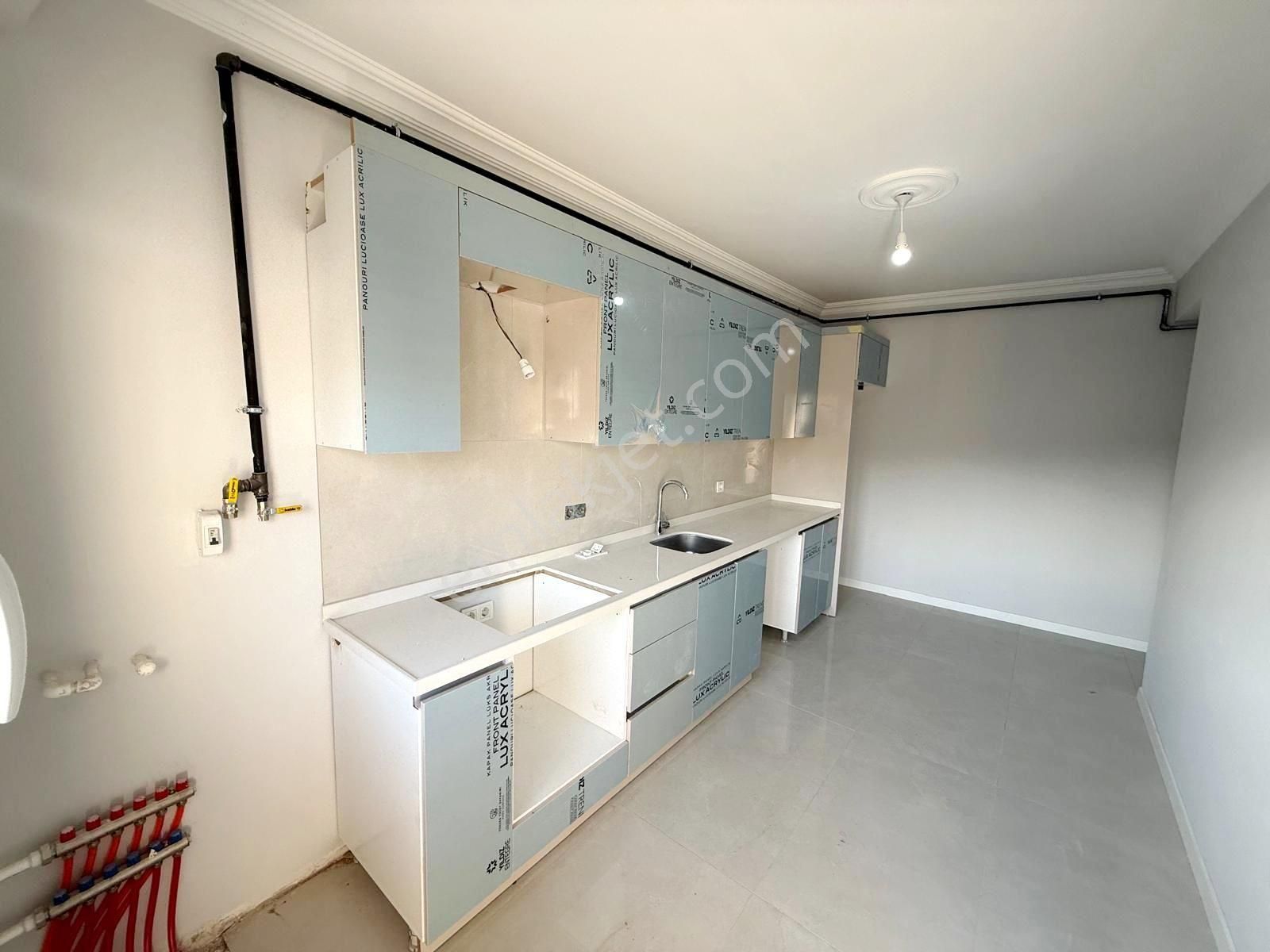 Merkezi Konumda Cadde Üzeri Sıfır 3+1 Ara Kat Satılık Daire - Görsel 2