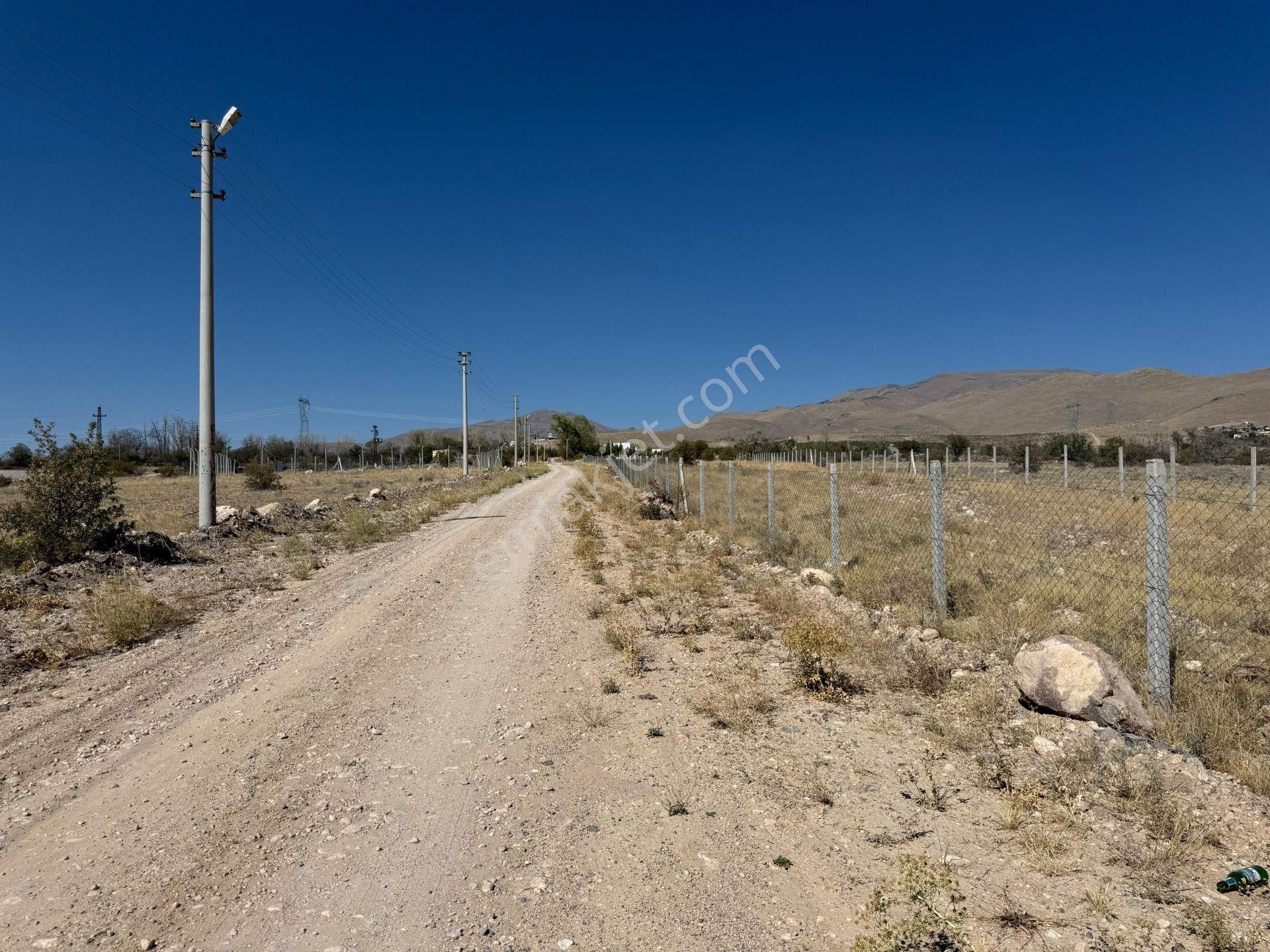 E.gökal Fertek 368 M2 Mükemmel Konum Arsa - Yatırım İçin ! - Görsel 4