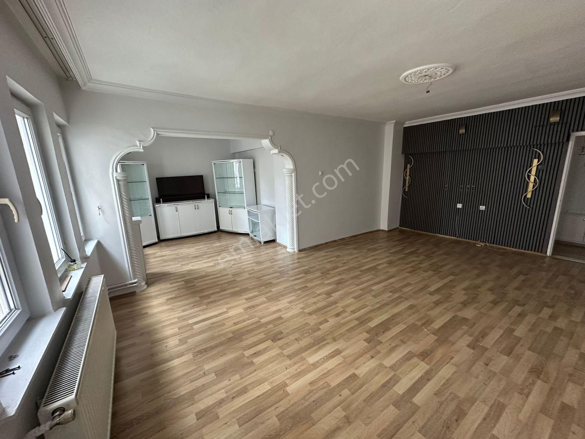 Sincan Andiçen Mah. Site İçinde Full Yapılı Çok Geniş Kiralık Daire - Görsel 3