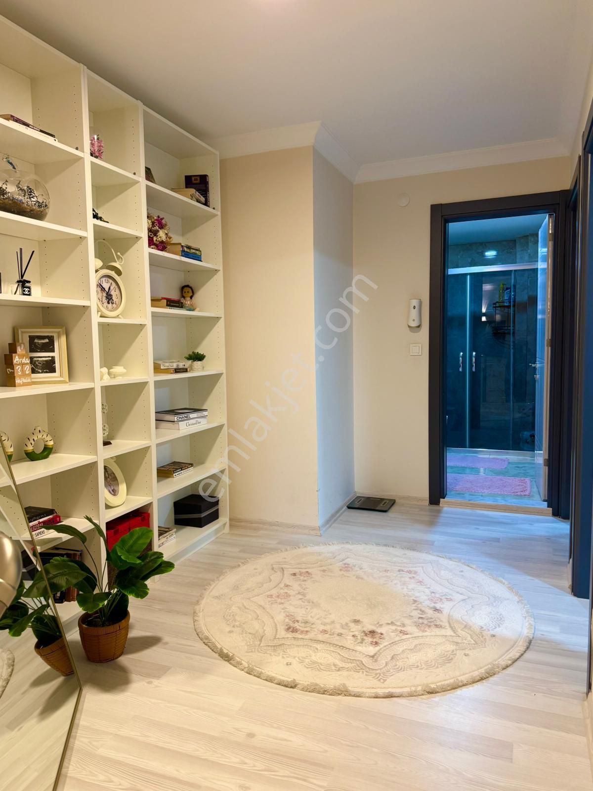 Karabağlar’da 179 M² Net | 3+1 Dubleks (4+1 Kullanım) | Cam Kapalı Teraslı | Masrafsız - Görsel 8
