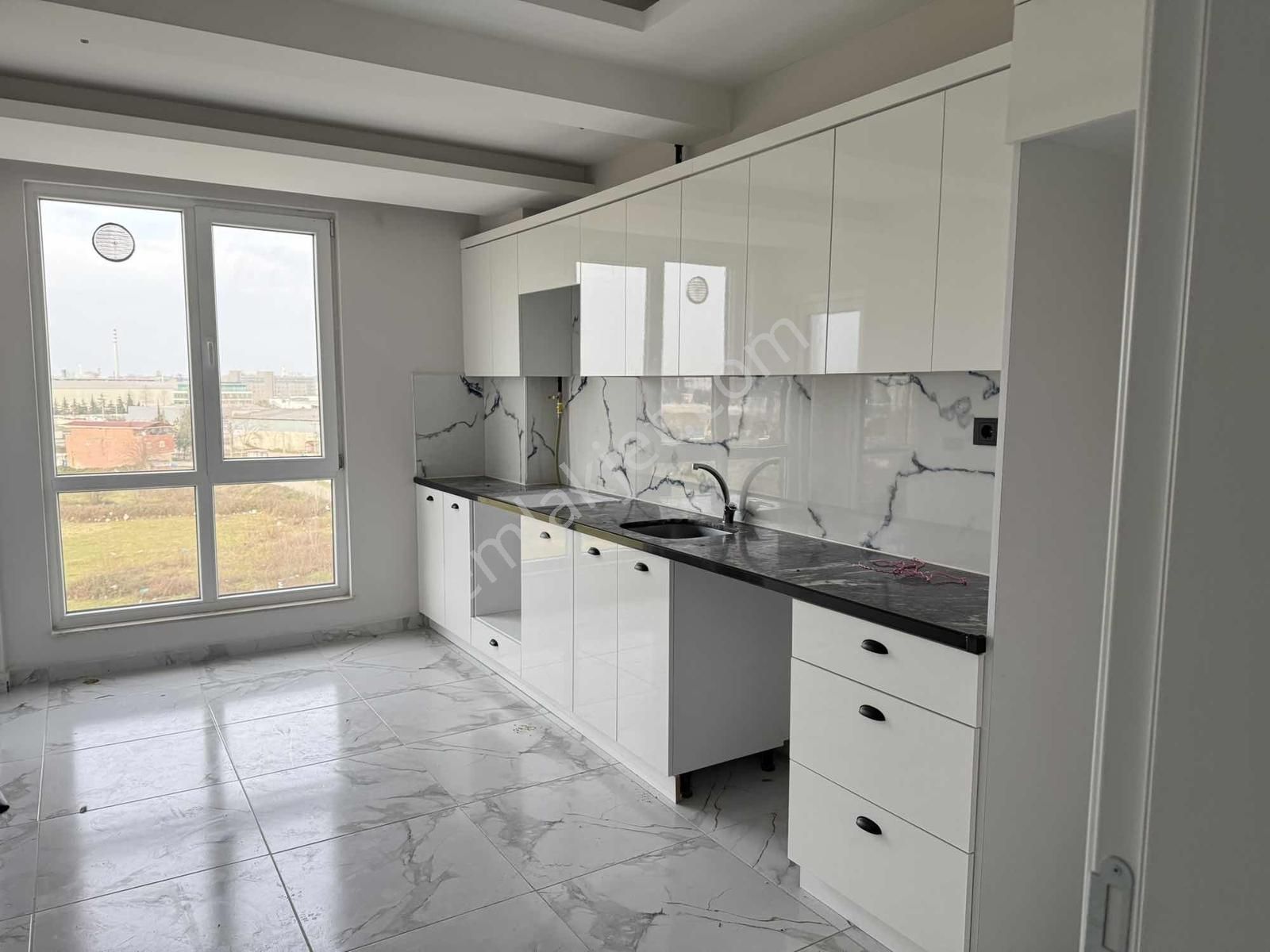 Yağmur Emlak'tan Tekkeköyde Bulvar Cephe 3+1 Kiralık Daire - Görsel 16