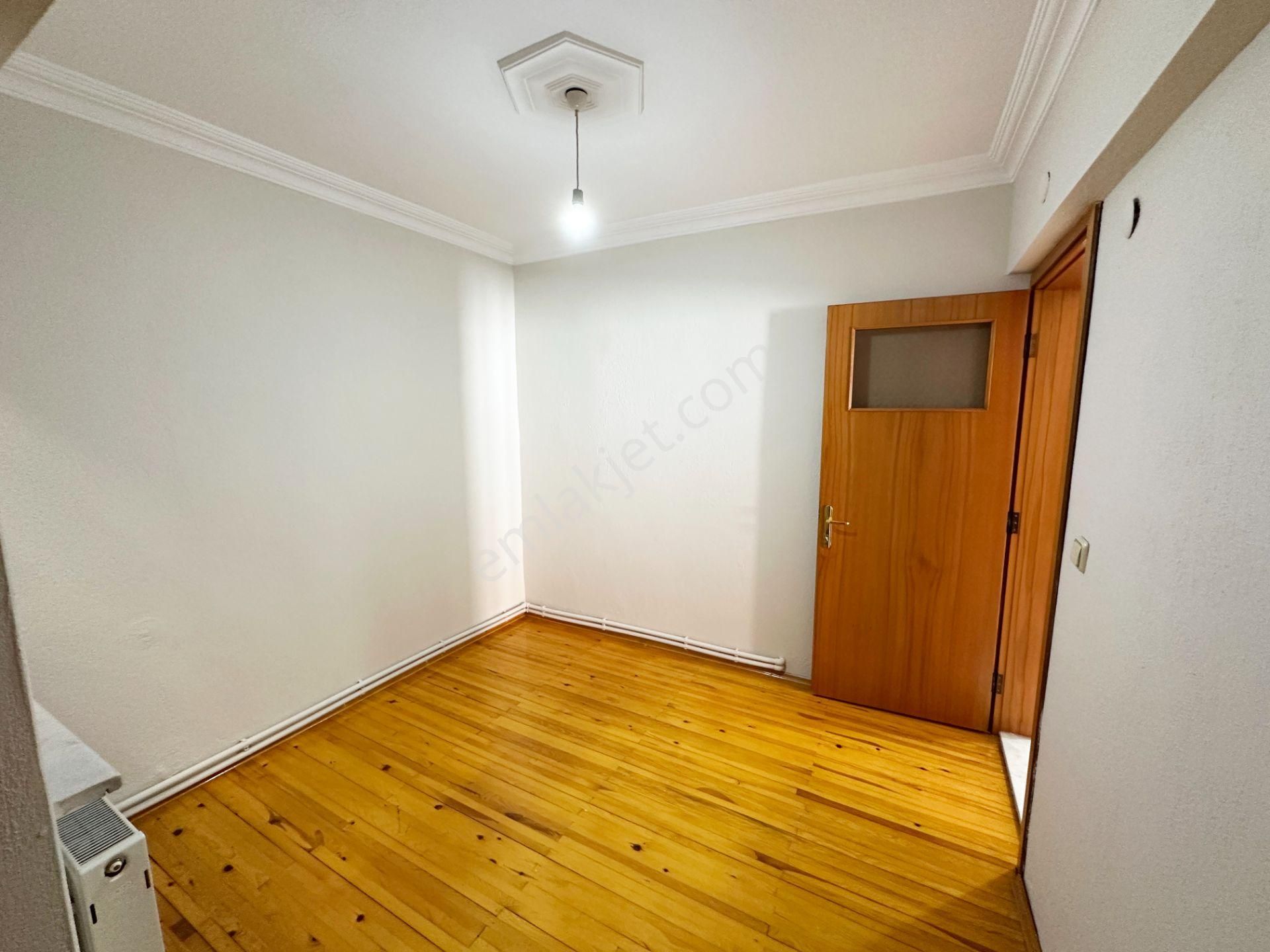 Denizli Atalar'da Ankastreli Boyalı Balkonlu 3+1 Kiralık Daire - Görsel 24