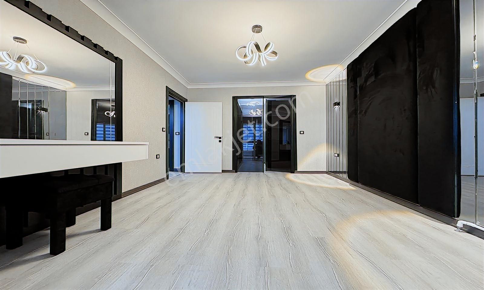 Keçiörende Fırsat 4+1 155 M2 Cadde Üzeri Full+full Yapılı Daire - Görsel 24