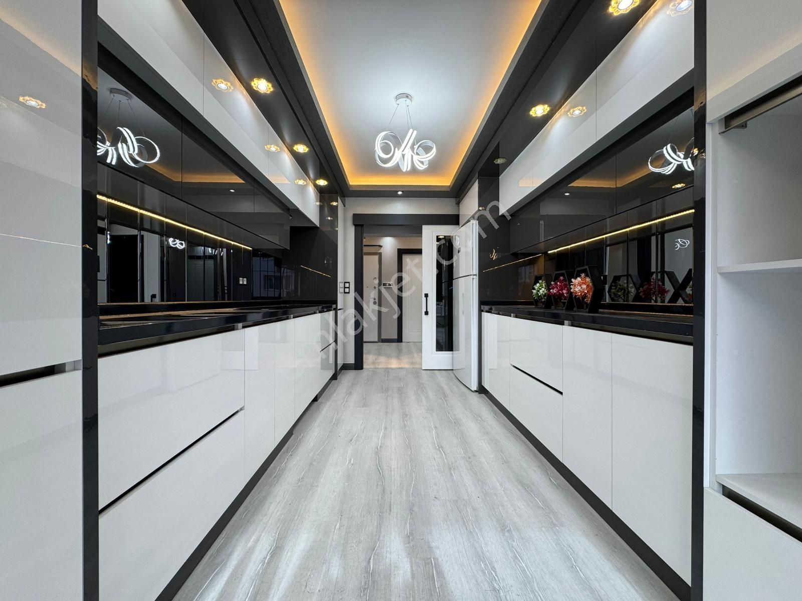 Keçiörende Fırsat 4+1 155 M2 Cadde Üzeri Full+full Yapılı Daire - Görsel 6