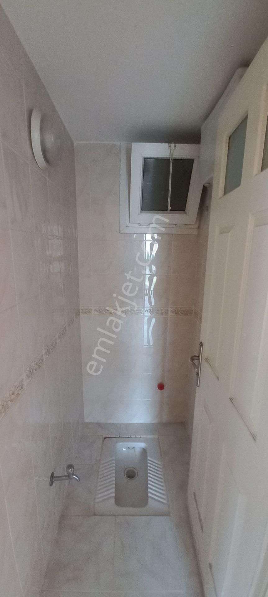 Bornova İnönü Mahallesinde 3+1 İçi Yeni Boyalı Yapılı Kiralık Daire Ve Dükkan - Görsel 9