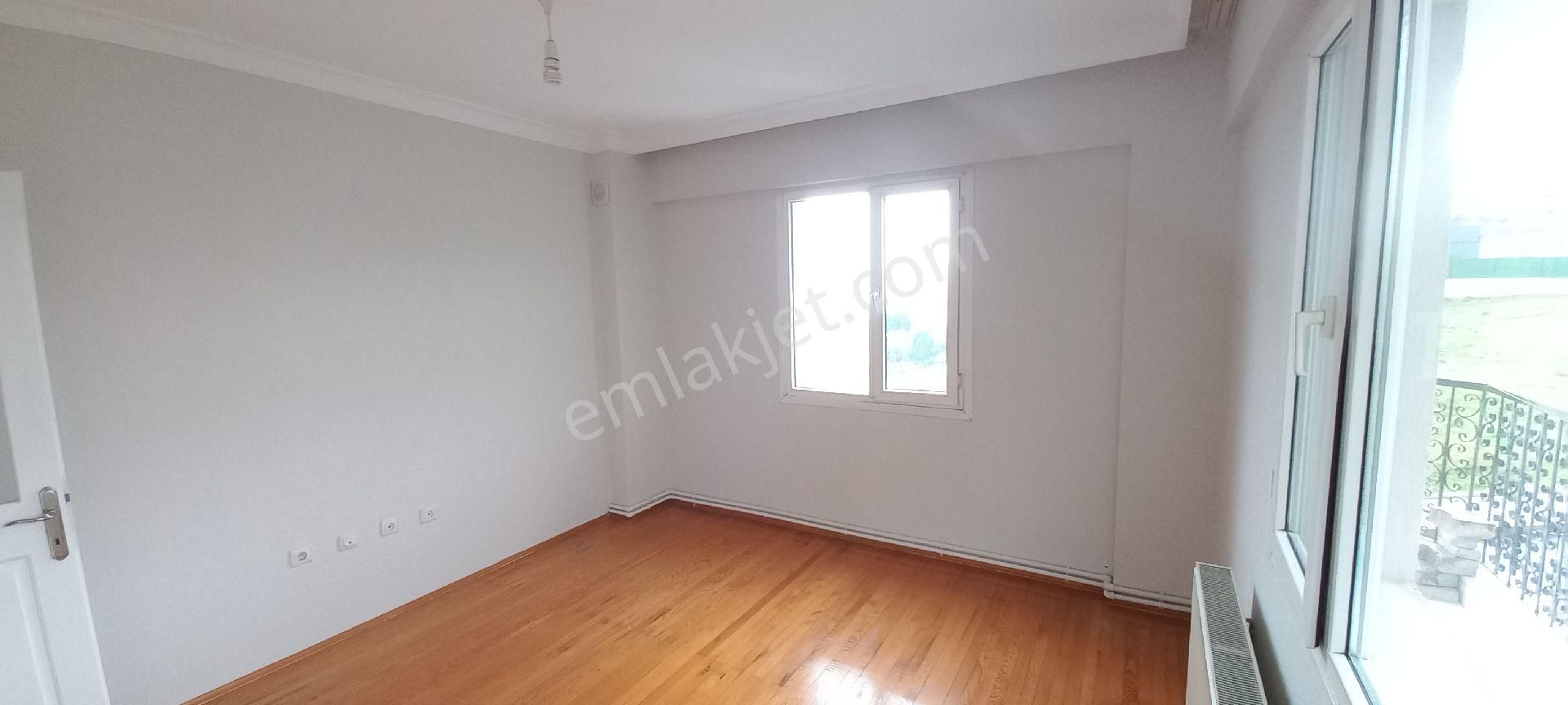 Bornova İnönü Mahallesinde 3+1 İçi Yeni Boyalı Yapılı Kiralık Daire Ve Dükkan - Görsel 18
