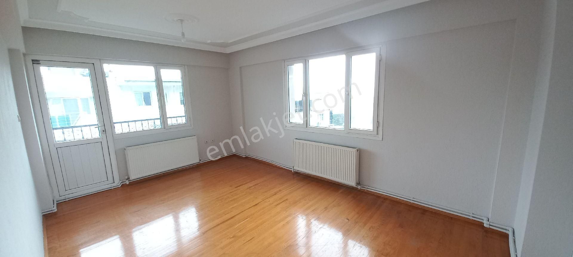 Bornova İnönü Mahallesinde 3+1 İçi Yeni Boyalı Yapılı Kiralık Daire Ve Dükkan - Görsel 14