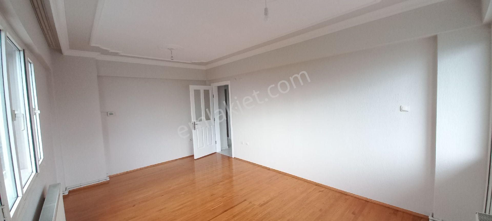 Bornova İnönü Mahallesinde 3+1 İçi Yeni Boyalı Yapılı Kiralık Daire Ve Dükkan - Görsel 12
