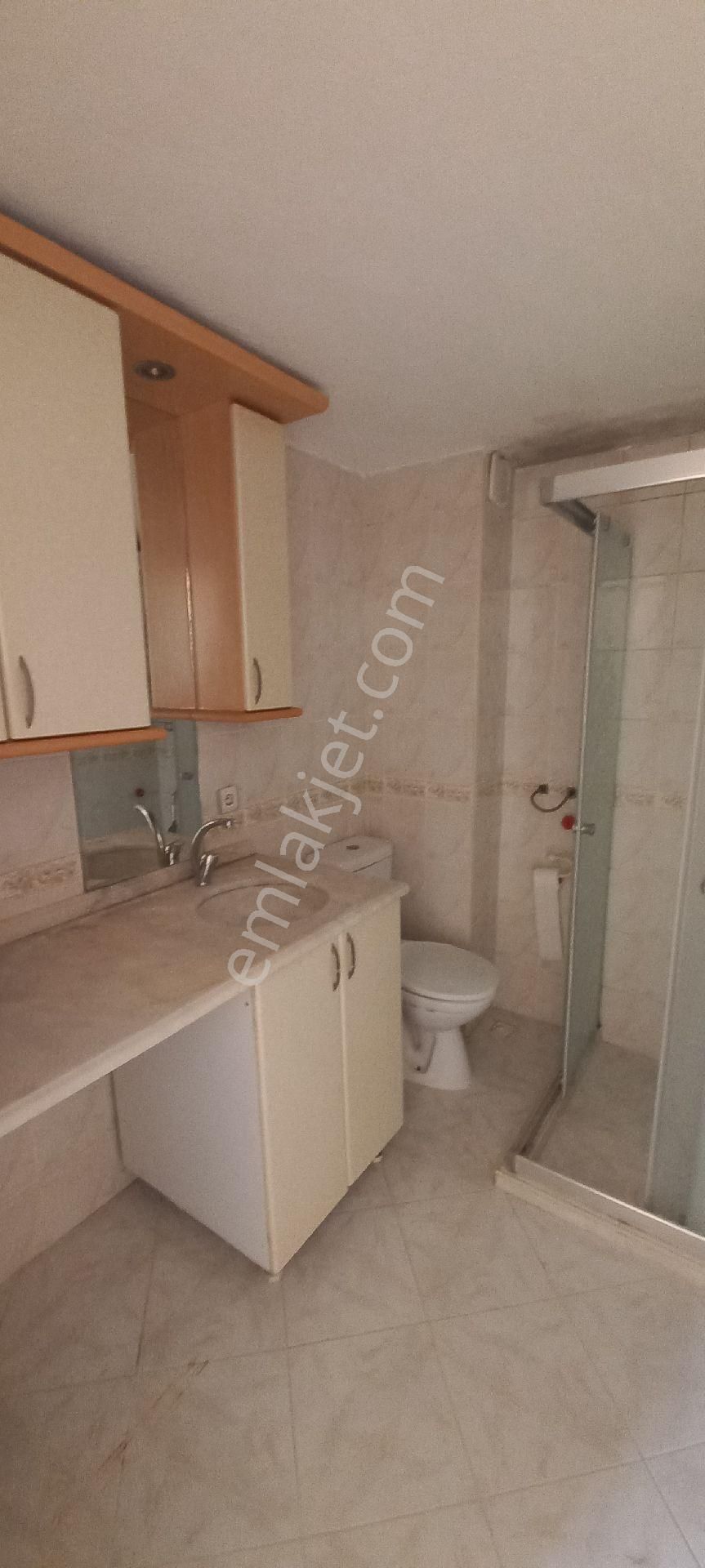 Bornova İnönü Mahallesinde 3+1 İçi Yeni Boyalı Yapılı Kiralık Daire Ve Dükkan - Görsel 7
