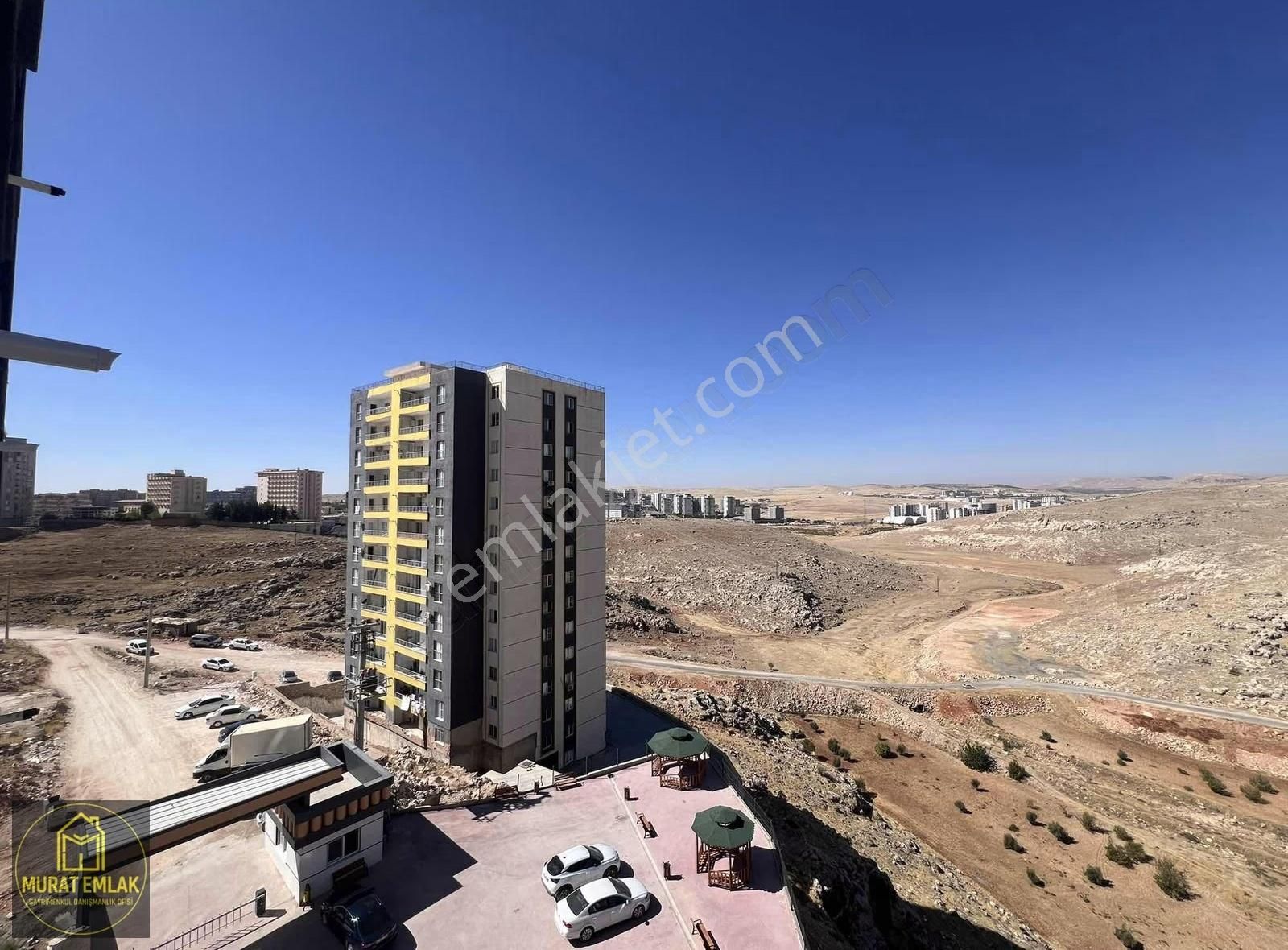 Murat Emlaktan Havuzlu Siteli Yerden Isıtmalı 1+1 Daire Satılık - Görsel 2