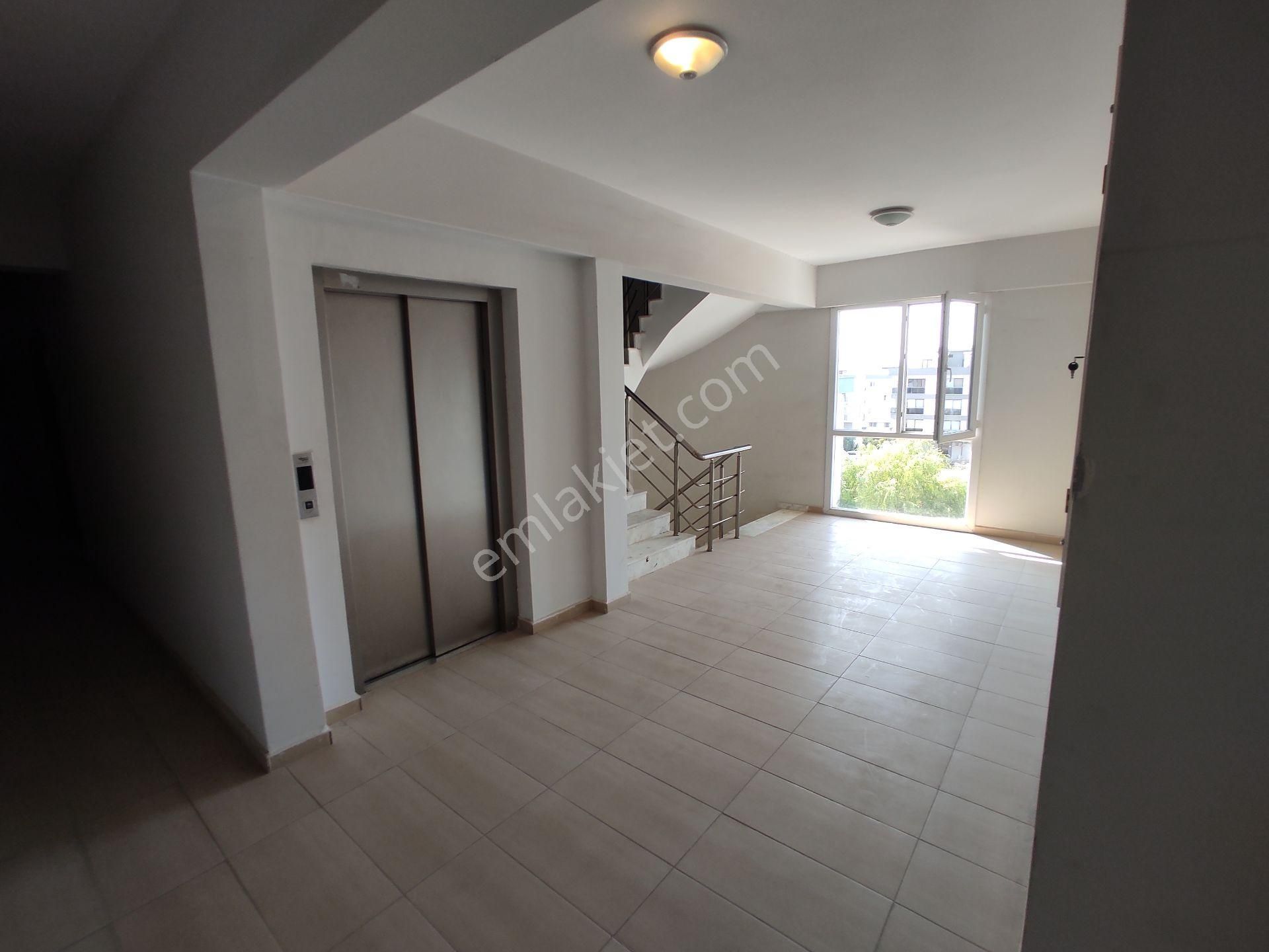 Menemen Seyrek Merkeze Yakın Havuzlu Site İçerisinde Eşyalı 1+1 Satılık Daire - Görsel 21