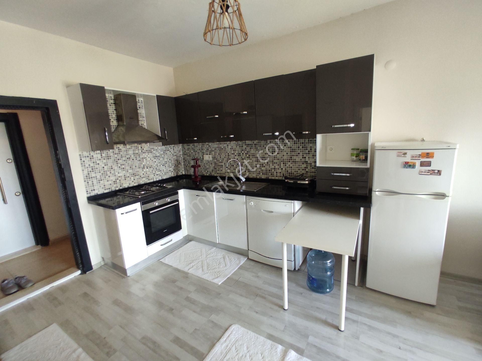 Menemen Seyrek Merkeze Yakın Havuzlu Site İçerisinde Eşyalı 1+1 Satılık Daire - Görsel 4