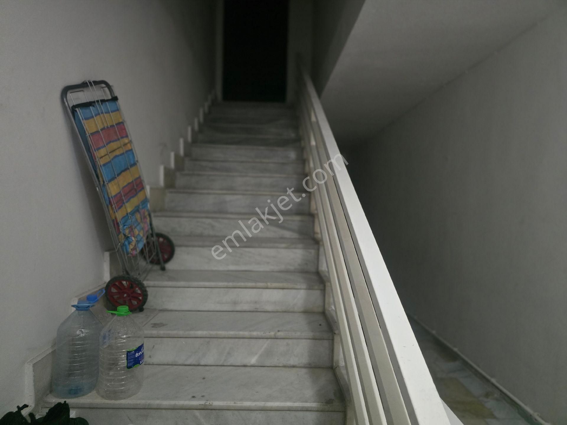 Niğde Bor Fatih Mahallesinde 3+1 Satılık Klasik Daire - Görsel 5