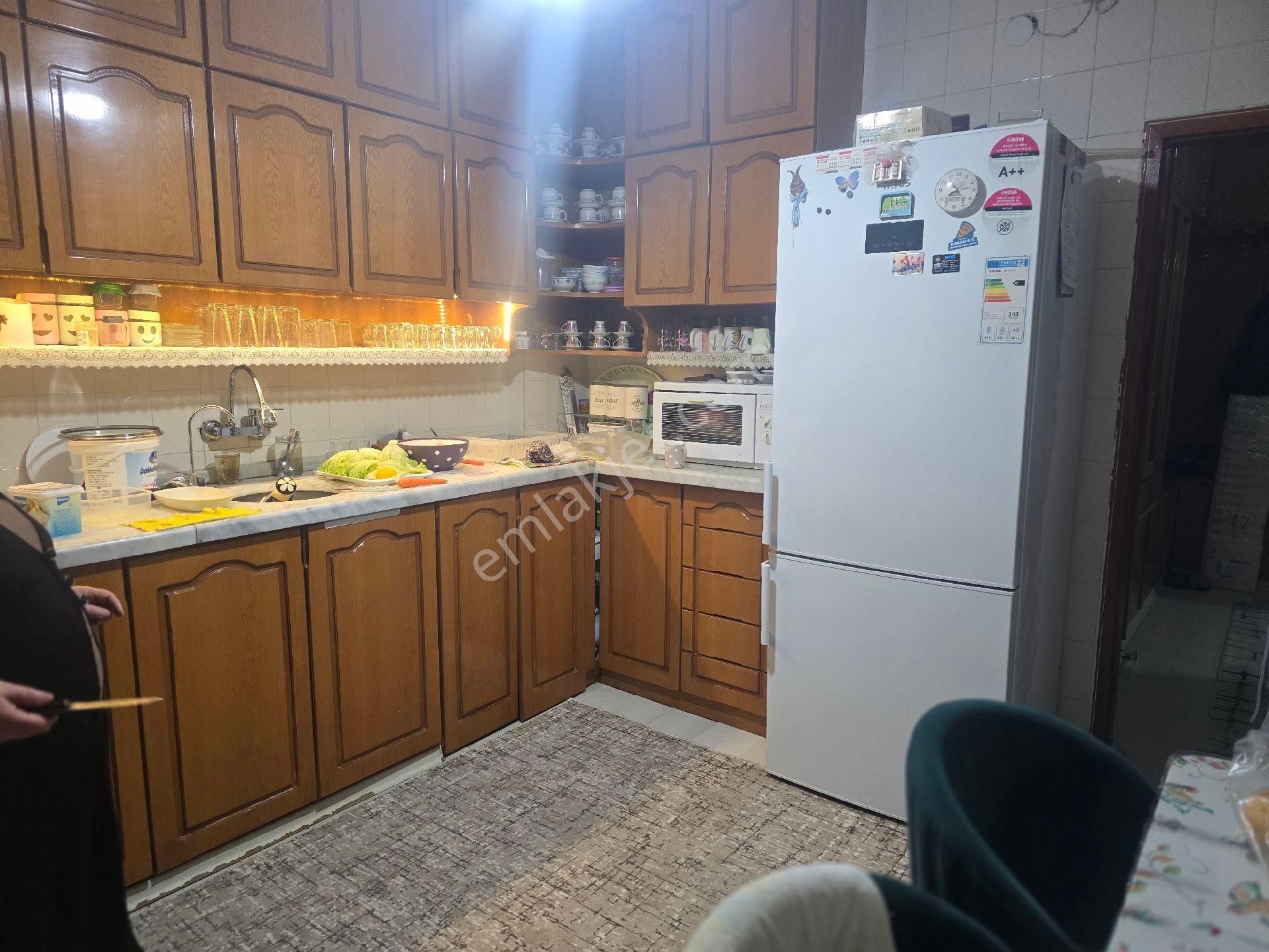 Niğde Bor Fatih Mahallesinde 3+1 Satılık Klasik Daire - Görsel 8