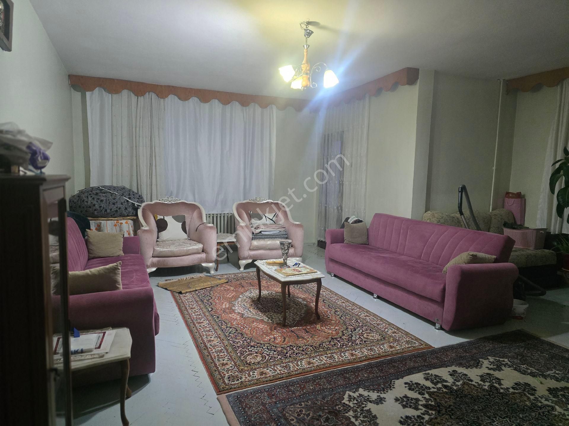 Niğde Bor Fatih Mahallesinde 3+1 Satılık Klasik Daire - Görsel 14