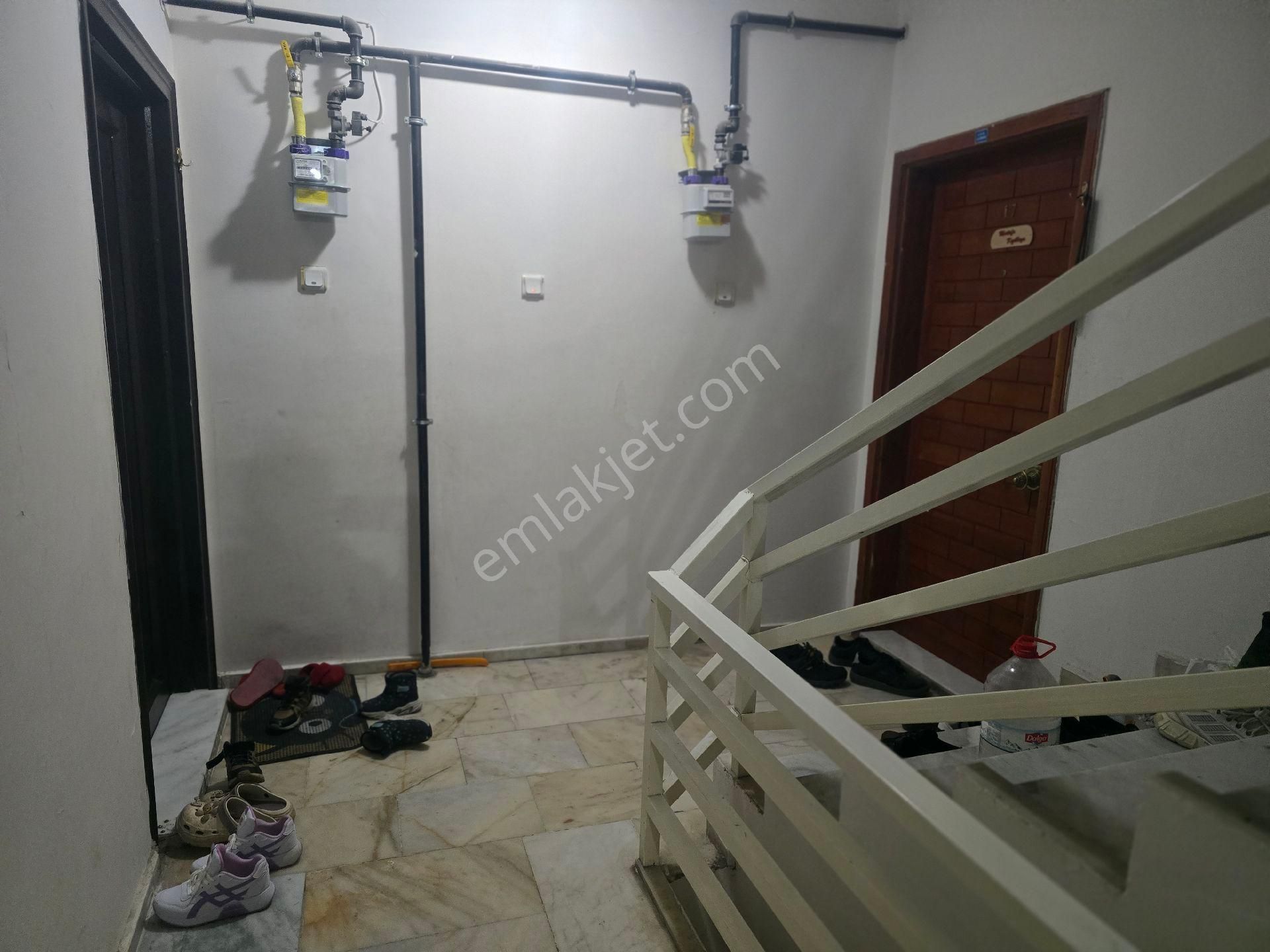 Niğde Bor Fatih Mahallesinde 3+1 Satılık Klasik Daire - Görsel 3