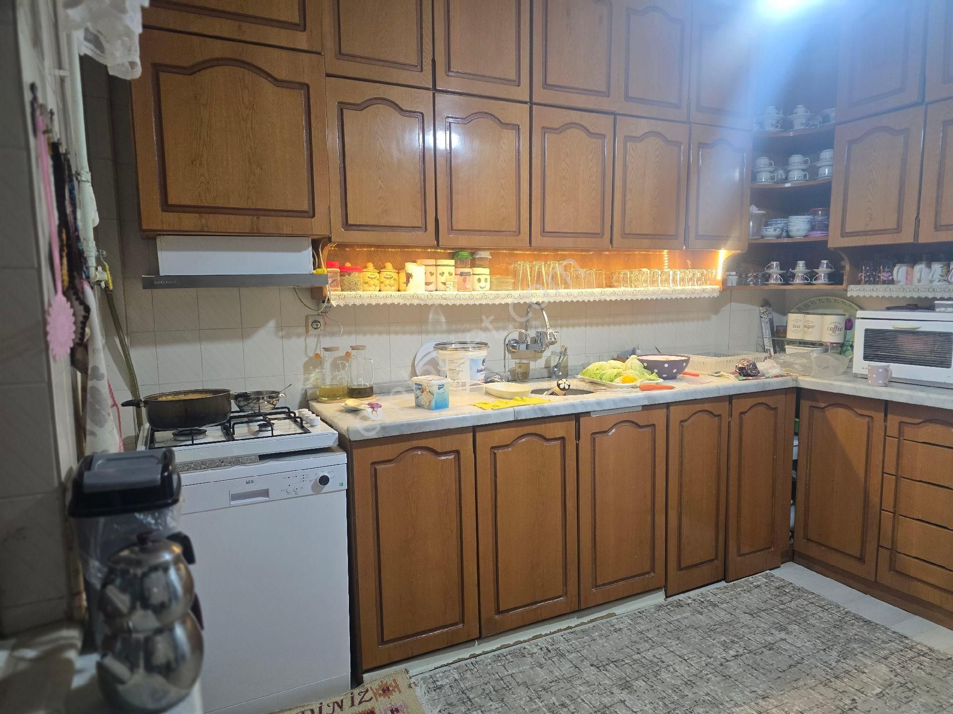 Niğde Bor Fatih Mahallesinde 3+1 Satılık Klasik Daire - Görsel 7