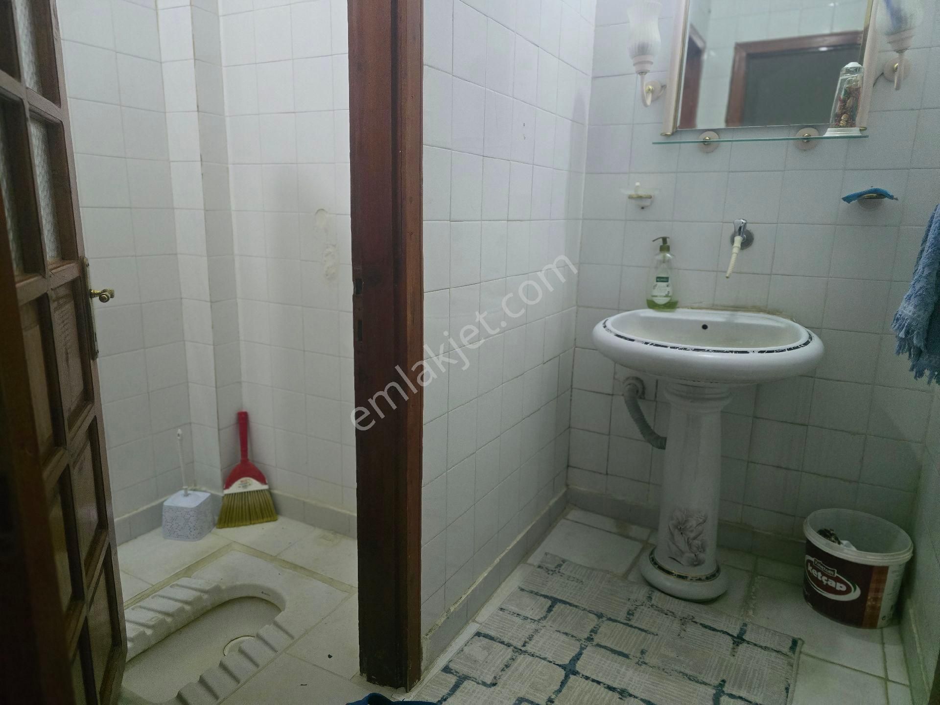 Niğde Bor Fatih Mahallesinde 3+1 Satılık Klasik Daire - Görsel 21